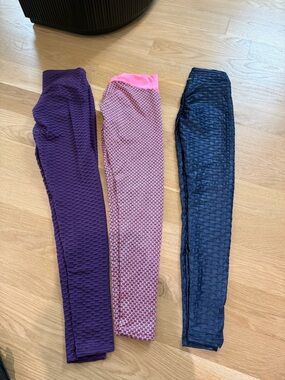 Lot of 3 Scunch Butt Workout Leggings, Size Small